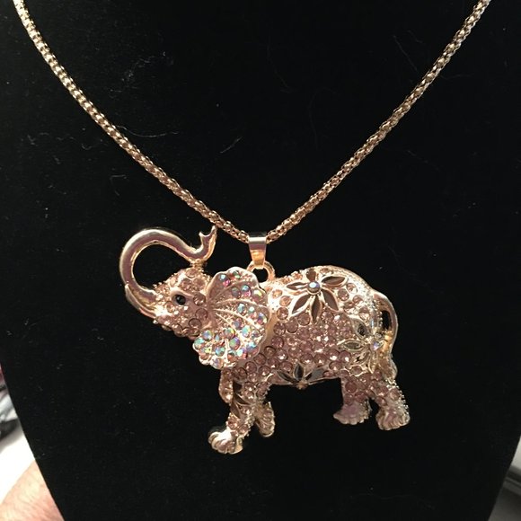 Rhinestone Elephant Pendant Necklace - Costume Jewlery NEW   Dr6 - Picture 3 of 6